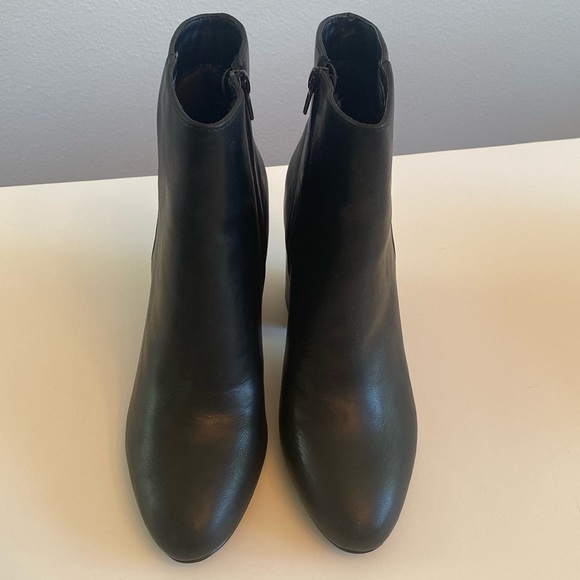 Madden Girl Rivington Ankle Boots Almond Toe Chunky Heel Black Size 9 New In Box - Picture 2 of 8